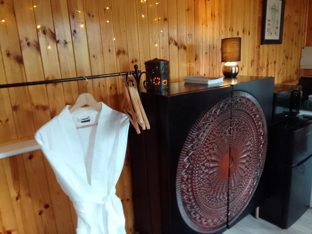 Pilgrims Of The Goddess Bed & Breakfast Glastonbury Eksteriør bilde