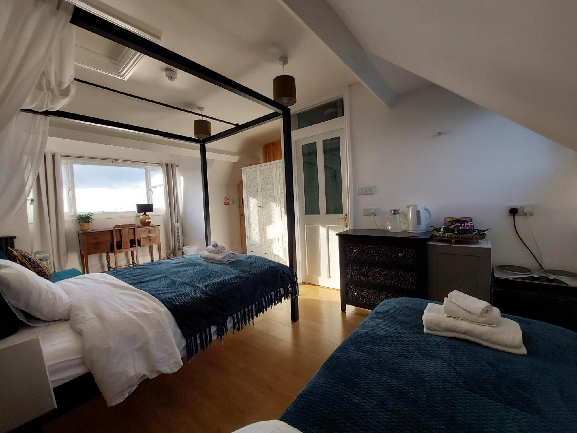 Pilgrims Of The Goddess Bed & Breakfast Glastonbury Eksteriør bilde