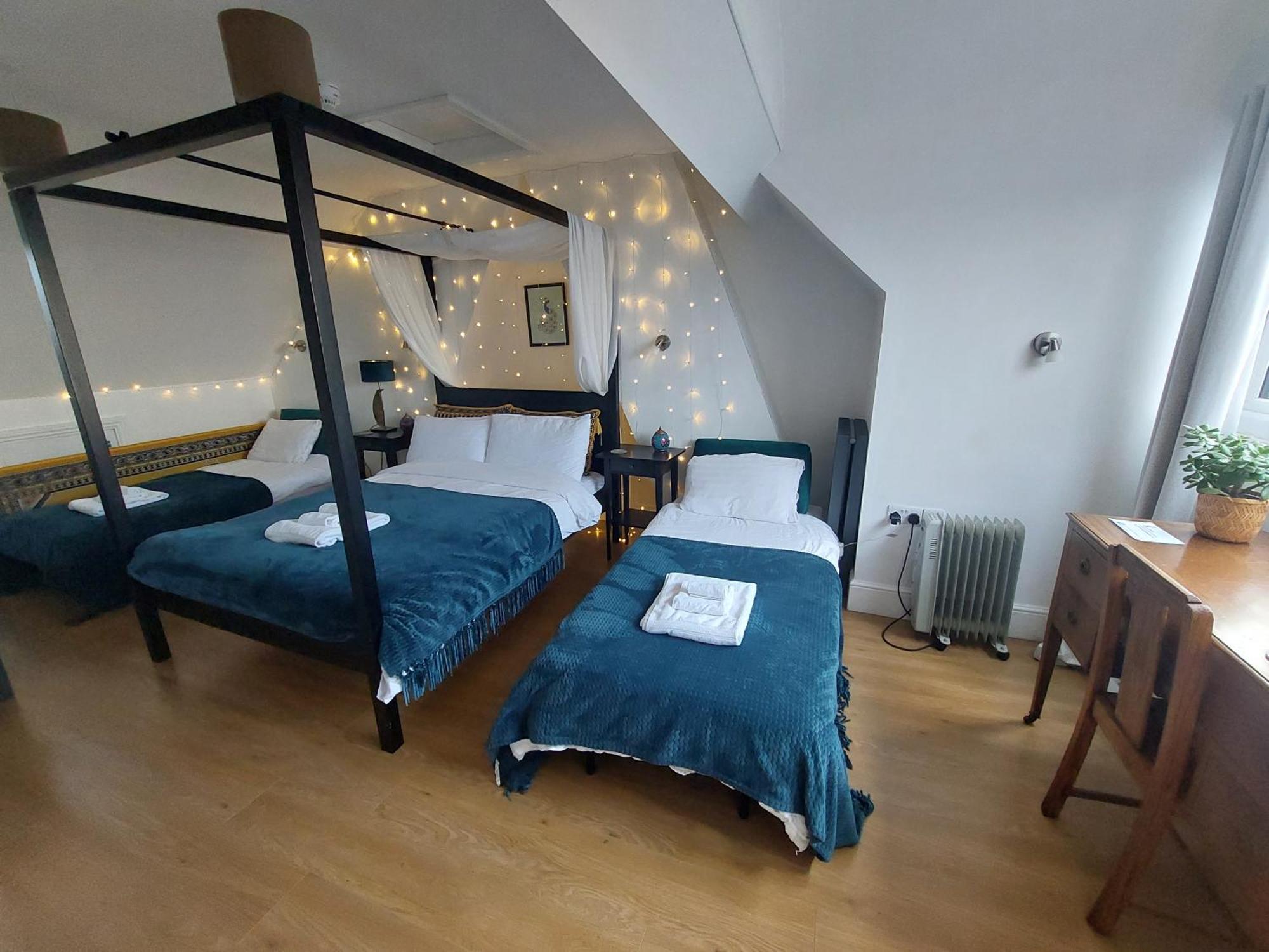 Pilgrims Of The Goddess Bed & Breakfast Glastonbury Rom bilde